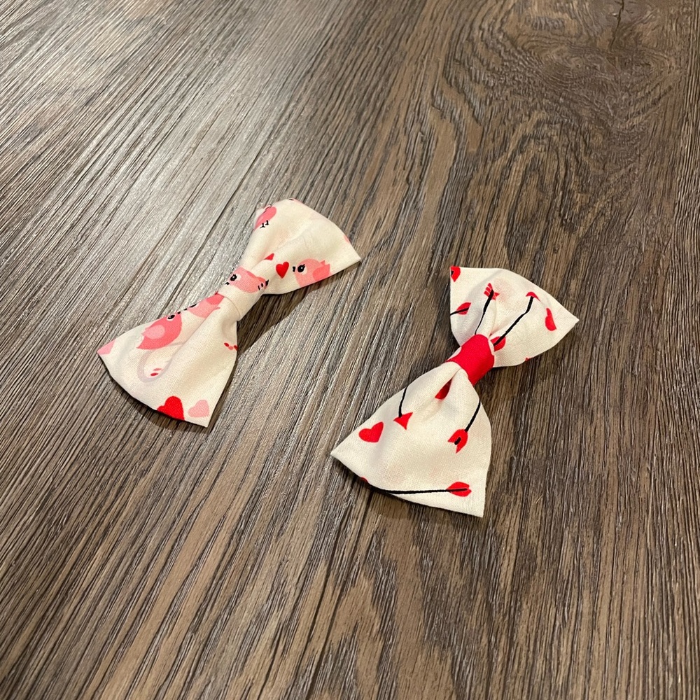 🎀5 for $20 Handmade heart hair bows